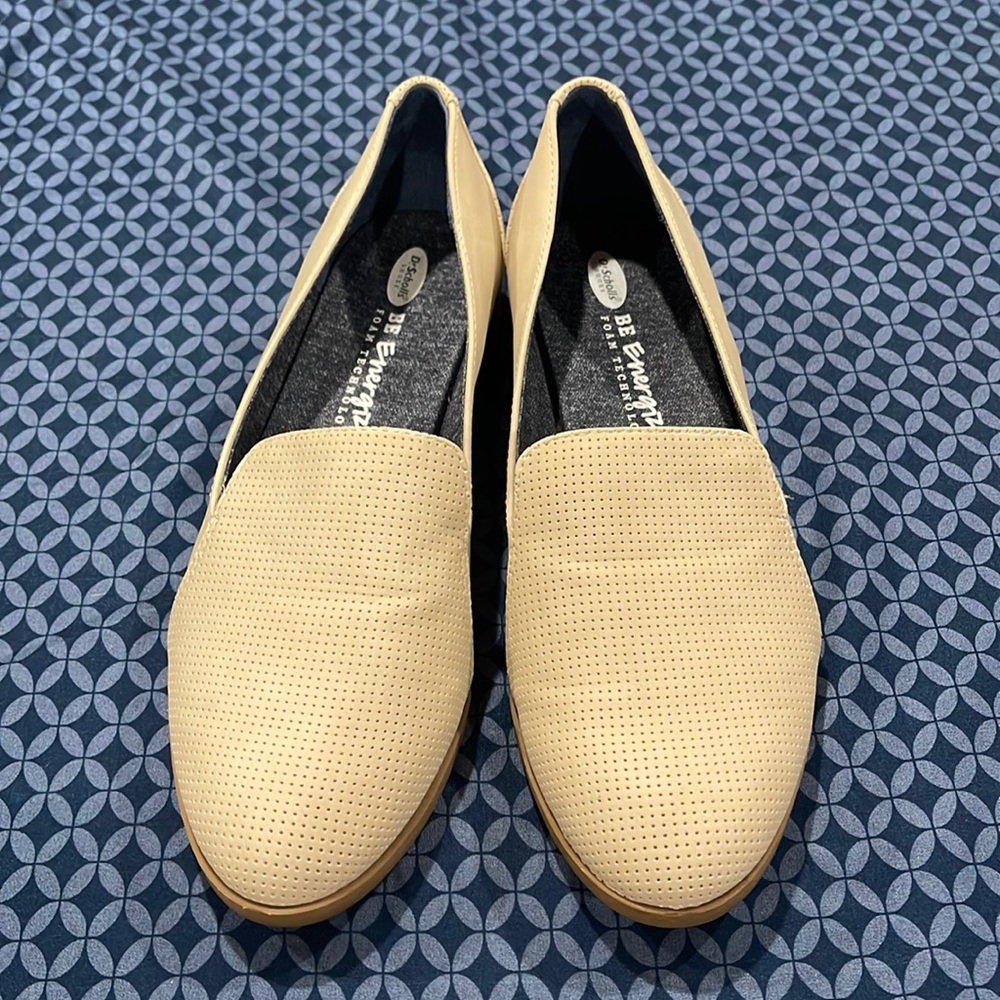 Dr Scholl’s BE Energized 9M Bone Loafer with slight heel